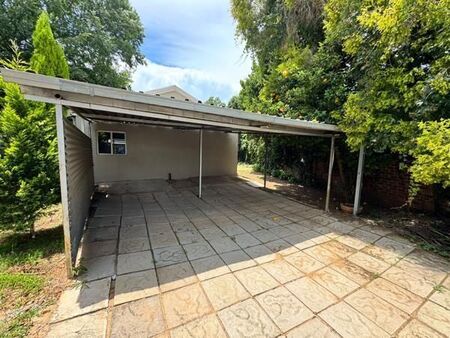 2 Bedroom Flat in Parys