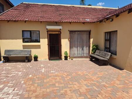 2 Bedroom Apartment in Erasmia