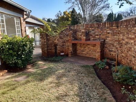 2 Bedroom Townhouse in Die Hoewes