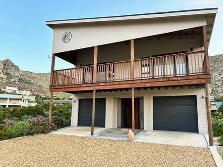 3 Bedroom House in Pringle Bay