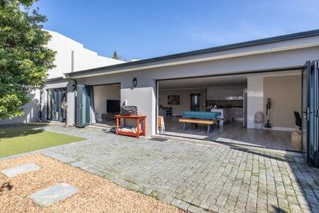 3 Bedroom House in Constantia