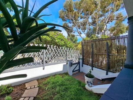 2 Bedroom House in Zonnebloem