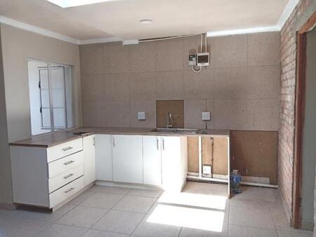 Studio apartment in Grassy Park