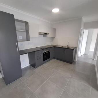 2 Bedroom Apartment in Burgundy Estate