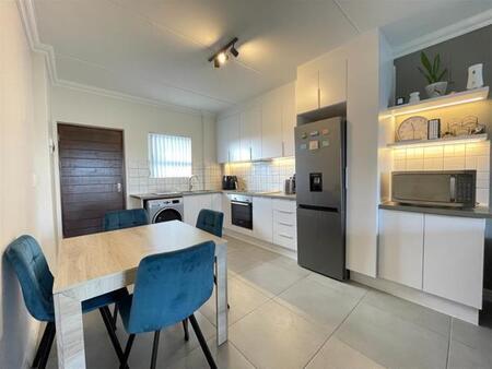 2 Bedroom Apartment in Langeberg Ridge