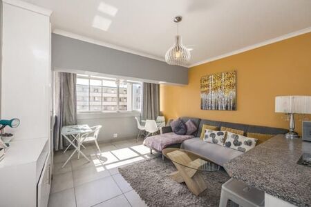 1 Bedroom House in Zonnebloem