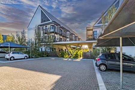 1 Bedroom Apartment in Paardevlei