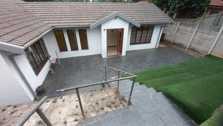 3 Bedroom House in Sunningdale