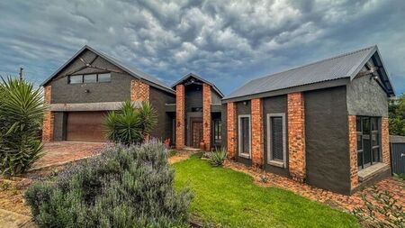 4 Bedroom house to rent in The Coves, Hartbeespoort