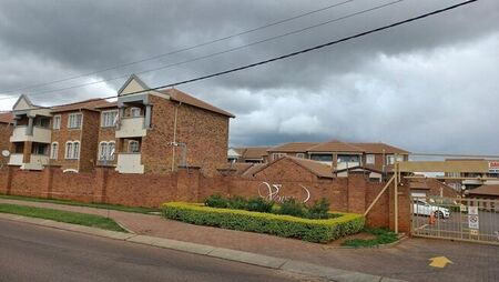 2 Bedroom apartment to rent in Die Hoewes, Centurion