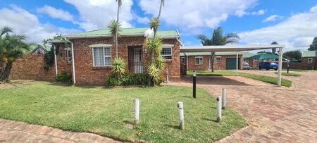 2 Bedroom townhouse - sectional to rent in Lorraine, Port Elizabeth