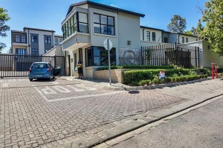 3 Bedroom Apartment in Bryanston