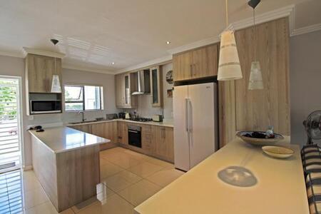 2 Bedroom Apartment in Bryanston