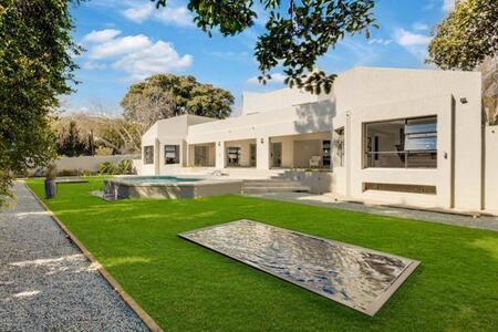 4 Bedroom House in Oaklands