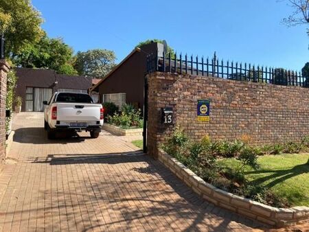 1 Bedroom Garden Cottage in Bordeaux North