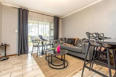 1 Bedroom Apartment in Jackal Creek Golf Estate