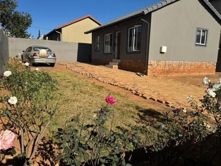 3 Bedroom House in Cosmo City