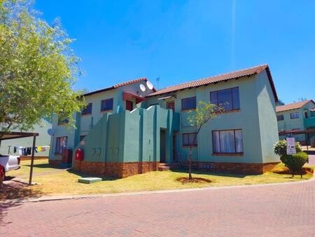 2 Bedroom Townhouse in Mondeor