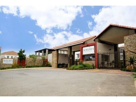 1 Bedroom Apartment in Fourways
