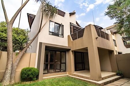 2 Bedroom Apartment in Fourways