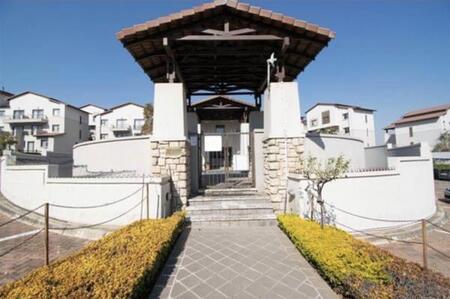 1 Bedroom Apartment in Sunninghill