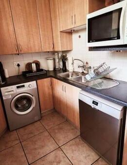 2 Bedroom House in Bedford Gardens