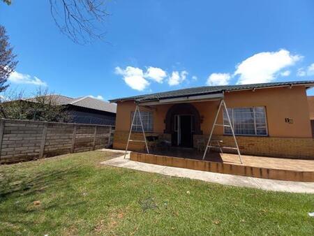 3 Bedroom House in Geduld