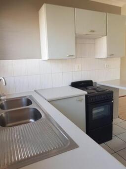 2 Bedroom Townhouse in Glen Marais