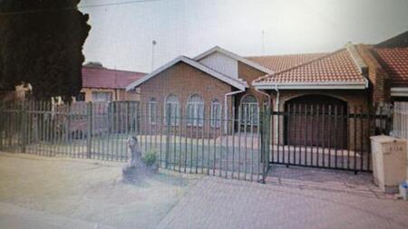 4 Bedroom House in Actonville