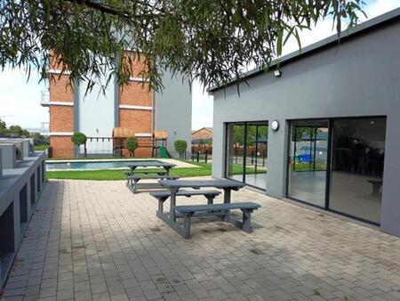 1 Bedroom Apartment in Die Hoewes