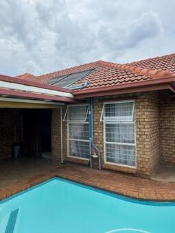 2 Bedroom Townhouse in Doringkloof