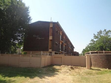 1 Bedroom Flat in Riebeeckstad