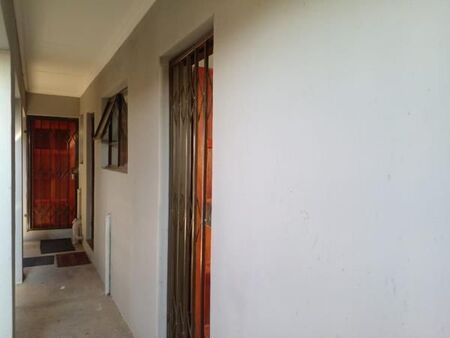 Bachelor apartment in Bohlokong