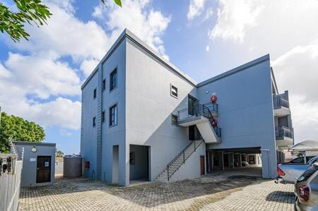 1 Bedroom Townhouse in Newton Park