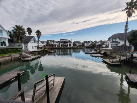 4 Bedroom House in St Francis Bay Canals