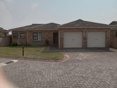 3 Bedroom Townhouse in Sherwood and surrounds