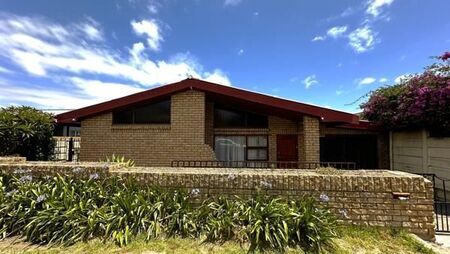 9 Bedroom House in Stellenbosch Central