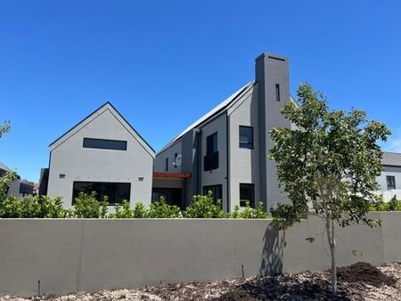 4 Bedroom House in Vlottenburg