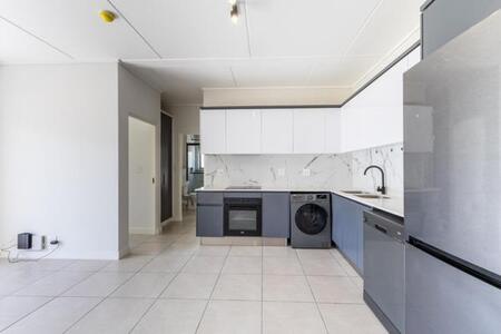 2 Bedroom Apartment in Somerset West Central