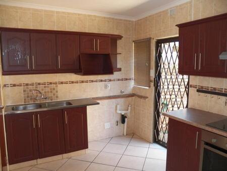 3 Bedroom Simplex in Meer En See