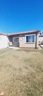 2 Bedroom House in Trenance Manor