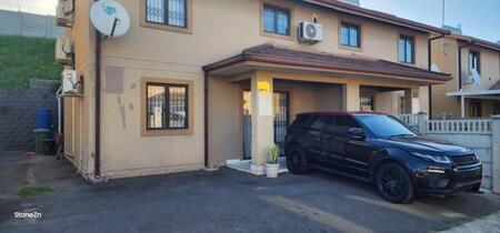 3 Bedroom House in Grove End