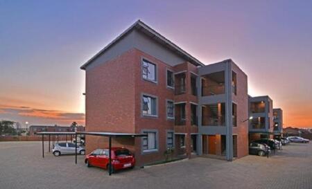 3 Bedroom Apartment in Witpoortjie