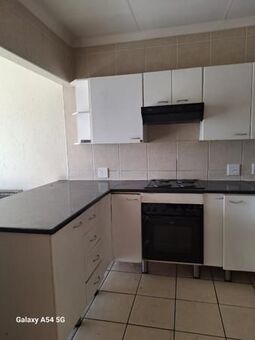 2 Bedroom Apartment in Weltevreden Park