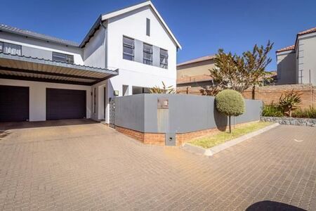 3 Bedroom Townhouse in Pinehaven