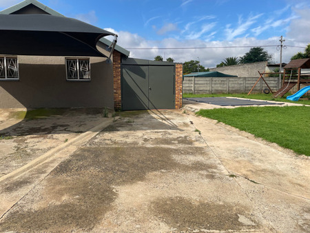 1 Bedroom House in Witpoortjie