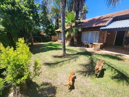 2 Bedroom House in Garsfontein