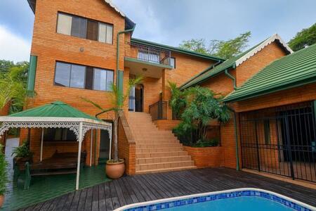 4 Bedroom House in Erasmuskloof