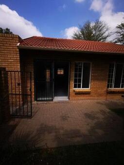 3 Bedroom Simplex in Sinoville