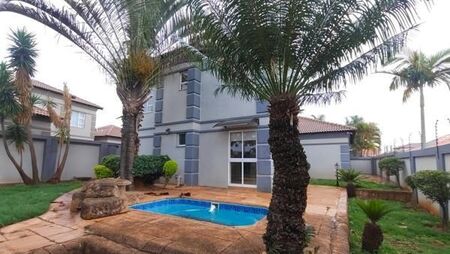 3 Bedroom House in Magalieskruin